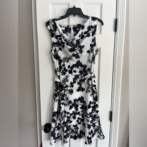 The Limited Womens size 12, black and white sleeveless dress with tie